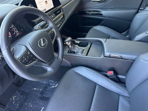 Certified 2025 Lexus ES 350 w/ Accessory Package (Z2) FWD image 4