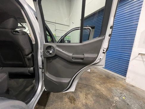 Used 2011 Nissan Xterra PRO-4X w/ Protection Pkg image 15