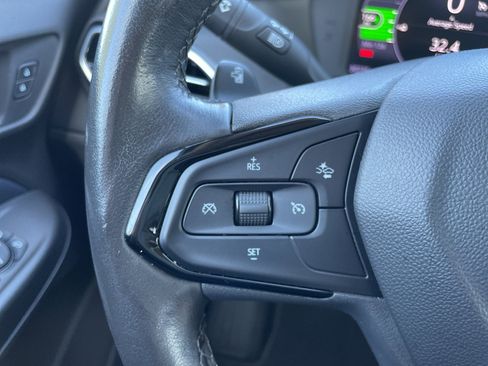 Used 2023 Chevrolet Bolt EUV LT w/ Convenience Package FWD image 24