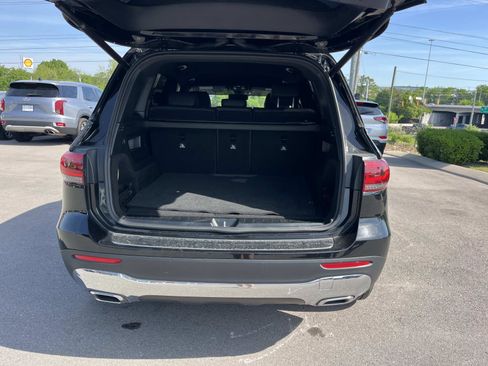 Used 2023 Mercedes-Benz GLB 250 4MATIC image 11