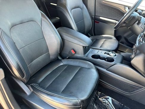 Used 2020 Ford Escape Titanium w/ Titanium Premium Package 2.0 AWD/4WD image 8