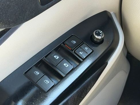 Certified 2019 Toyota Highlander XLE image 32