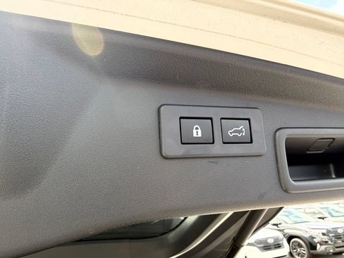 Used 2026 Subaru Outback Premium AWD/4WD image 8