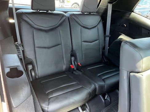 Used 2022 Cadillac XT6 Premium Luxury image 11