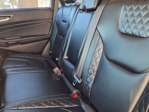 Certified 2023 Ford Edge Titanium image 7