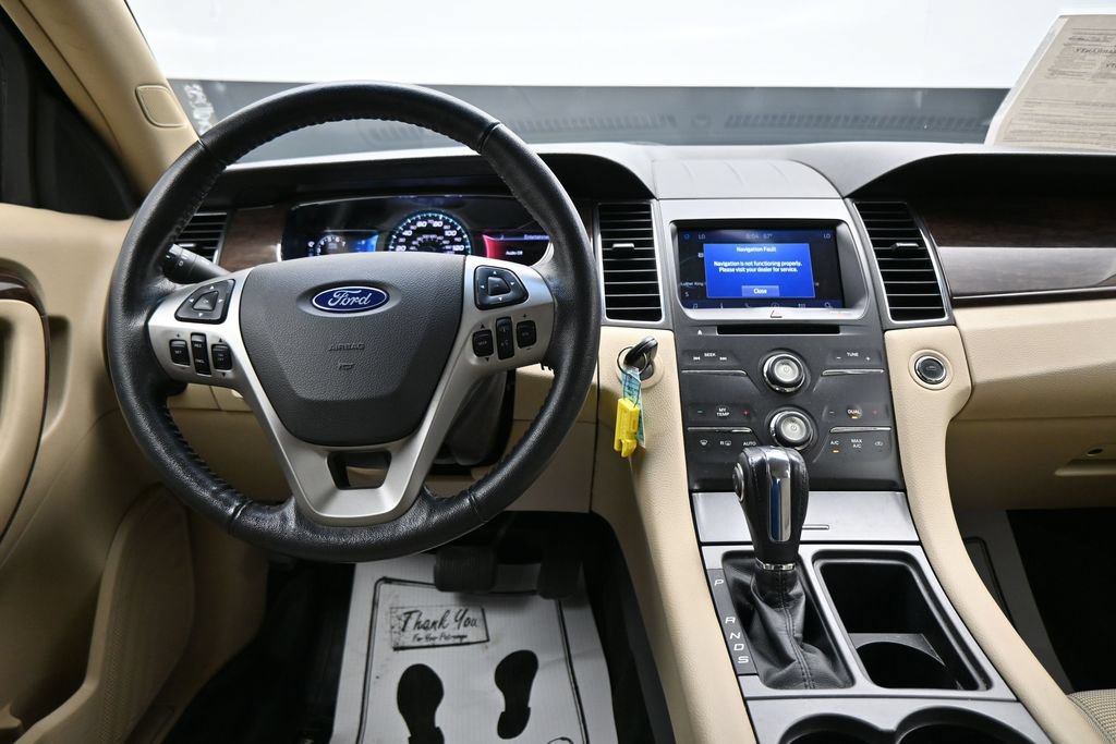 Used 2018 Ford Taurus SEL FWD image 15