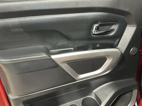 Used 2016 Nissan Titan SL AWD/4WD image 12
