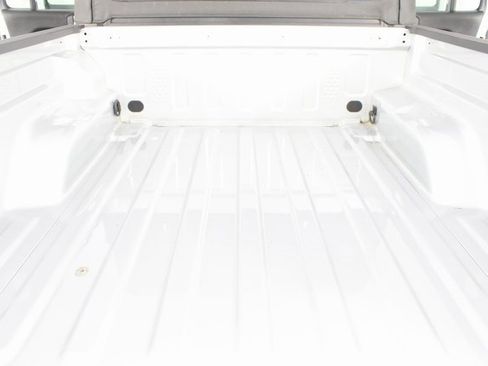 Used 2023 Jeep Gladiator Sport image 16