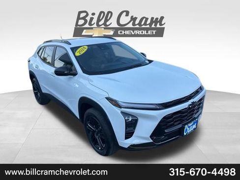 Used 2024 Chevrolet Trax ACTIV w/ Driver Confidence Package image 1