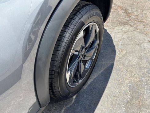 Used 2025 Nissan Rogue SV FWD image 32