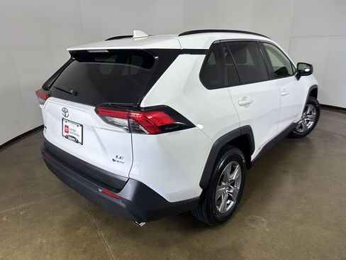 Used 2025 Toyota RAV4 LE AWD/4WD image 10
