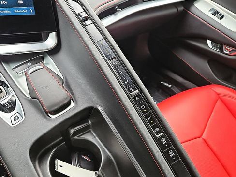Used 2024 Chevrolet Corvette Z06 RWD image 19