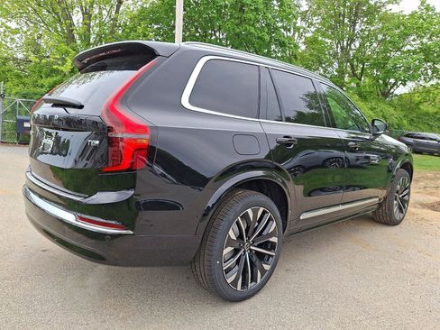 New 2026 Volvo XC90 T8 Ultra w/ Protection Package AWD/4WD image 4