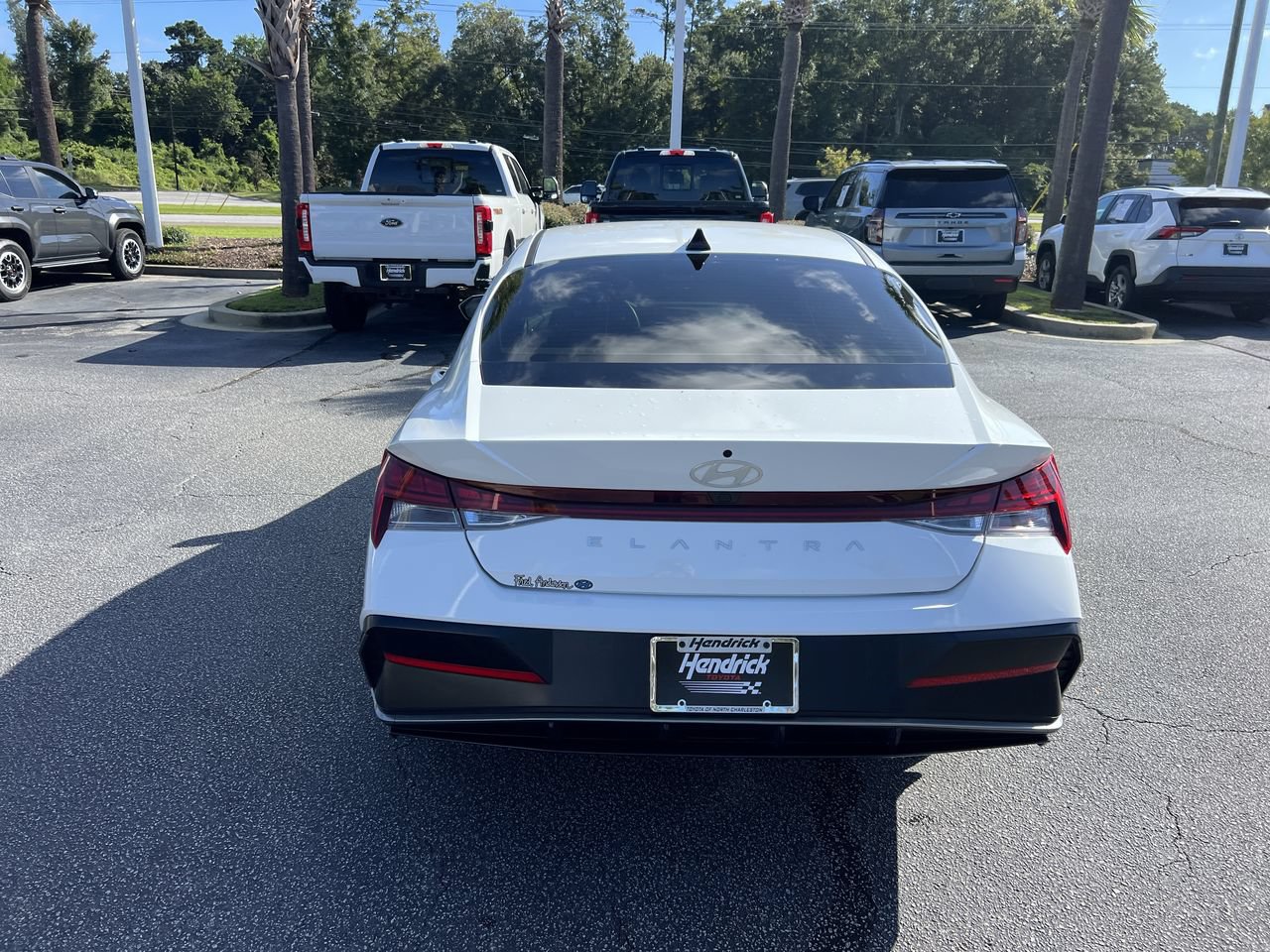 Used 2024 Hyundai Elantra SEL w/ Convenience Package FWD image 9