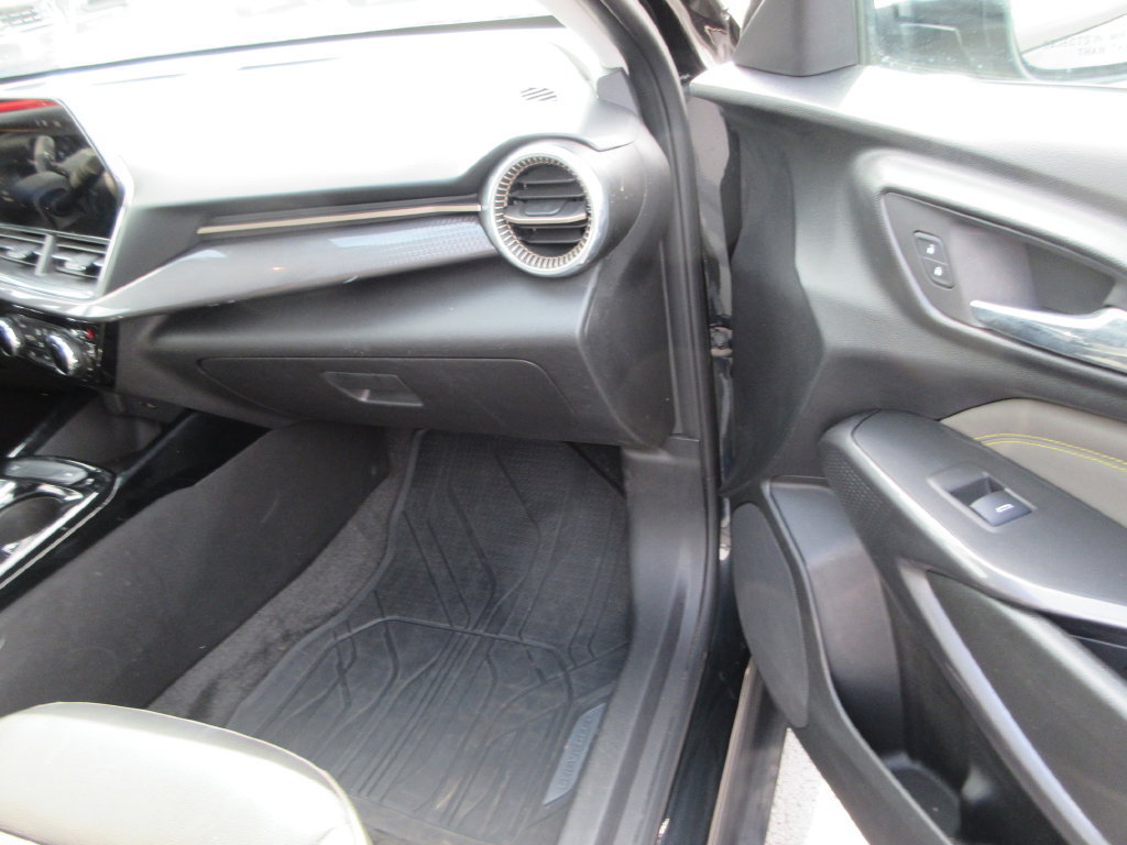 Used 2025 Chevrolet Trax ACTIV w/ Driver Confidence Package FWD image 19
