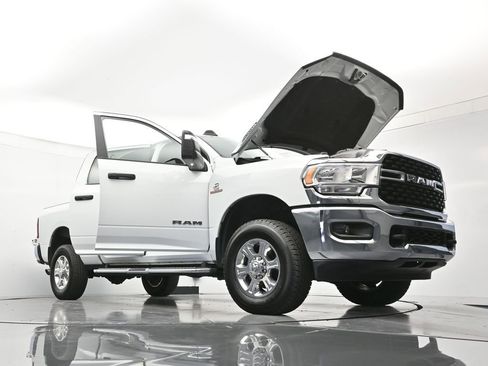 Used 2024 RAM 2500 Big Horn AWD/4WD image 48