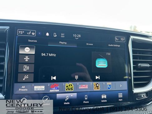 Used 2024 Chrysler Pacifica Touring-L w/ S Appearance Package image 26