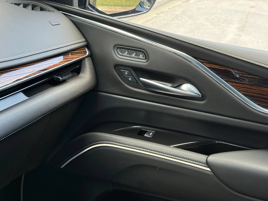 Certified 2024 Cadillac Escalade Premium Luxury w/ Performance Package AWD/4WD image 40