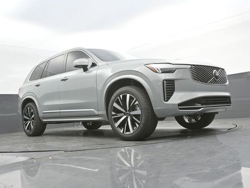 New 2026 Volvo XC90 B5 Core AWD/4WD image 37
