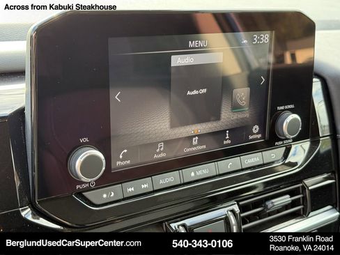 Used 2024 Nissan Pathfinder SV image 23