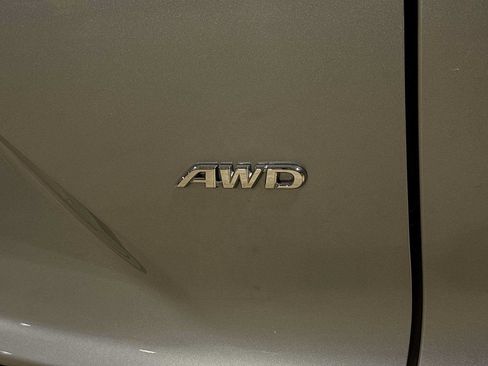 Used 2024 Toyota Corolla Cross L AWD/4WD image 25