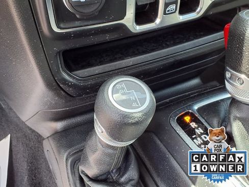 Used 2023 Jeep Gladiator Sport AWD/4WD image 11