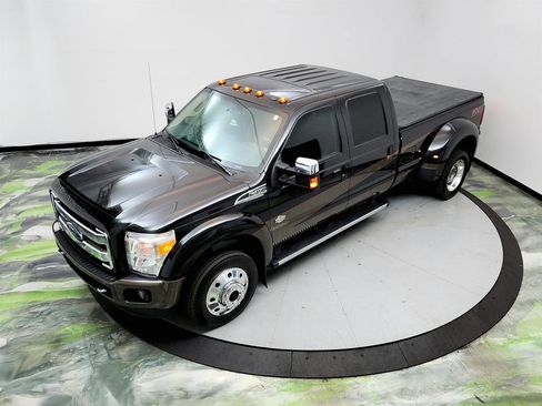 Used 2015 Ford F450 King Ranch w/ King Ranch Chrome Package image 31