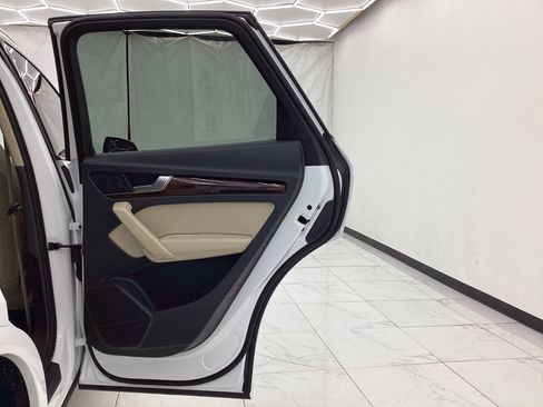 Used 2018 Audi Q5 2.0T Premium image 25