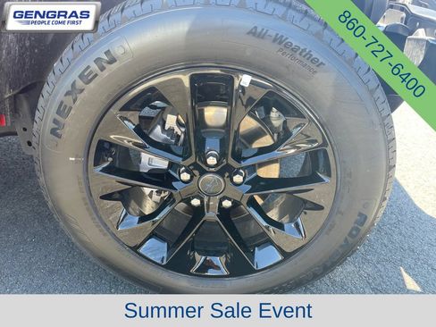 Used 2025 Jeep Wrangler Unlimited Sahara AWD/4WD image 11