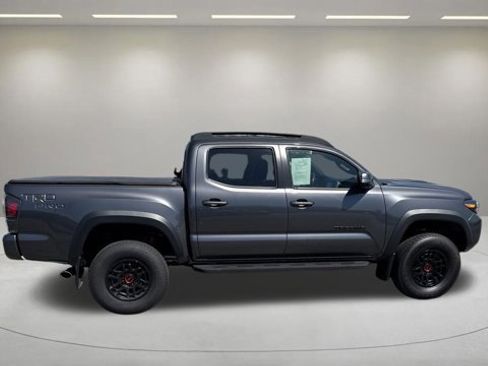 Used 2022 Toyota Tacoma TRD Pro image 3