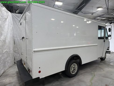 Used 2014 Ford E-350 and Econoline 350 Super Duty w/ A/C Prep Package RWD image 8