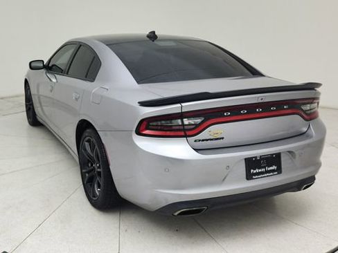 Used 2017 Dodge Charger SXT w/ Plus Group RWD image 4
