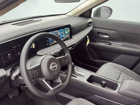 New 2026 Nissan Kicks SV w/ Cold Weather Package image 15