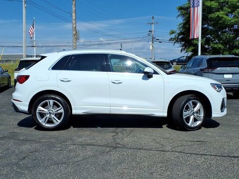 Used 2022 Audi Q3 2.0T Premium Plus w/ Premium Plus Package AWD/4WD image 2
