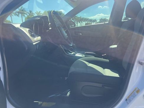 Used 2012 Chevrolet Cruze LS w/ Connectivity Package image 18