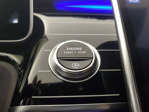 Used 2025 Mercedes-Benz S 580 4MATIC Sedan image 30