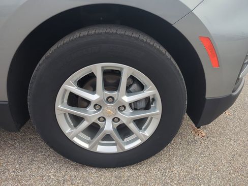 Used 2023 Chevrolet Equinox LS image 10