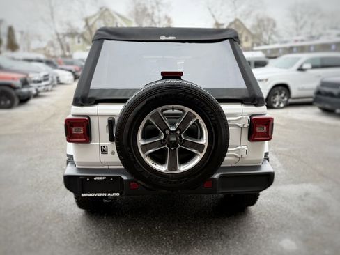 Used 2018 Jeep Wrangler Unlimited Sahara w/ Cold Weather Group image 17