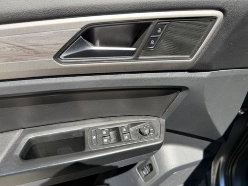 Used 2020 Volkswagen Atlas Cross Sport SE w/ Panoramic Sunroof Package AWD/4WD image 22