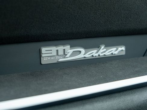 Certified 2024 Porsche 911 Dakar image 31