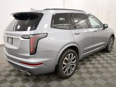 Used 2023 Cadillac XT6 Sport image 7
