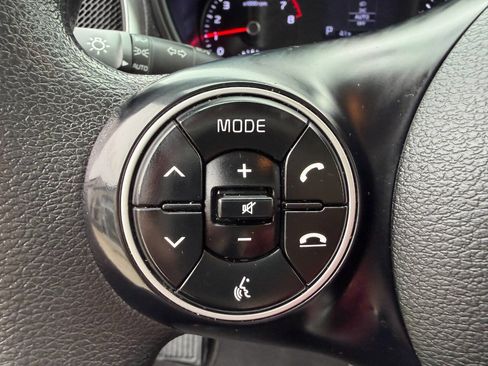 Used 2022 Kia Soul LX image 26