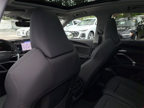 New 2025 Audi Q5 Premium Plus image 26