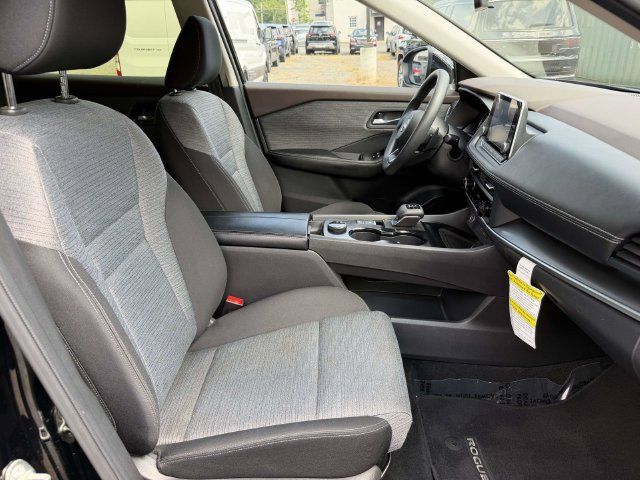Used 2023 Nissan Rogue SV AWD/4WD image 12