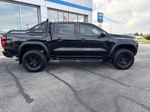 Used 2025 Chevrolet Colorado ZR2 w/ Midnight Edition AWD/4WD image 2