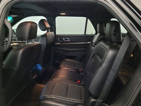 Used 2016 Ford Explorer Platinum AWD/4WD image 18