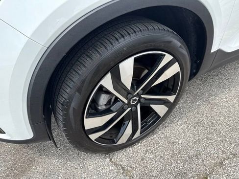 Used 2023 Volvo XC40 B5 Plus w/ Climate Package AWD/4WD image 9