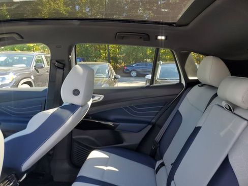 New 2025 Volkswagen ID.4 Pro S image 10