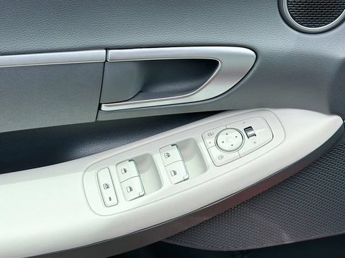 Certified 2025 Hyundai Sonata SE FWD image 17