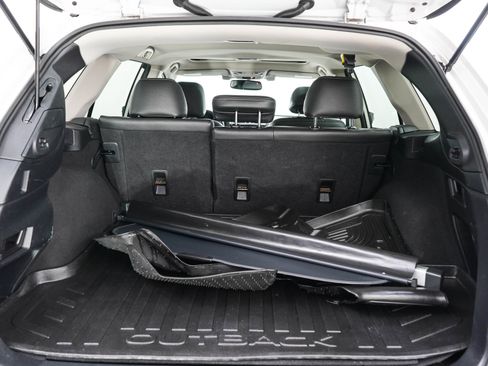 Used 2015 Subaru Outback 2.5i Premium AWD/4WD image 9